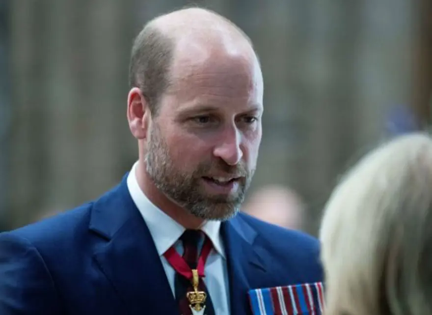 ''Prens Harry ve Prens William küslüğü, monarşinin sonunu getirebilir'' 3