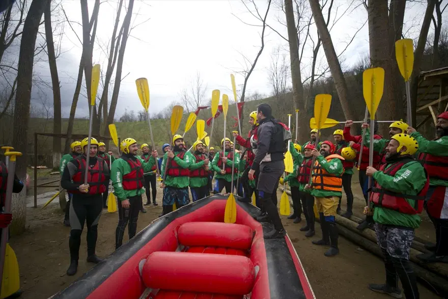 Melen Çayı'nda rafting sezonu açıldı 4 Melen Çayı'nda rafting sezonu açıldı 4