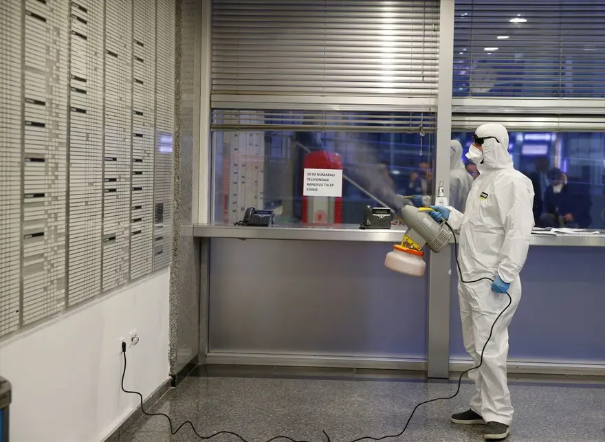 Meclis'te Corona virüs için dezenfeksiyon yapıldı 3