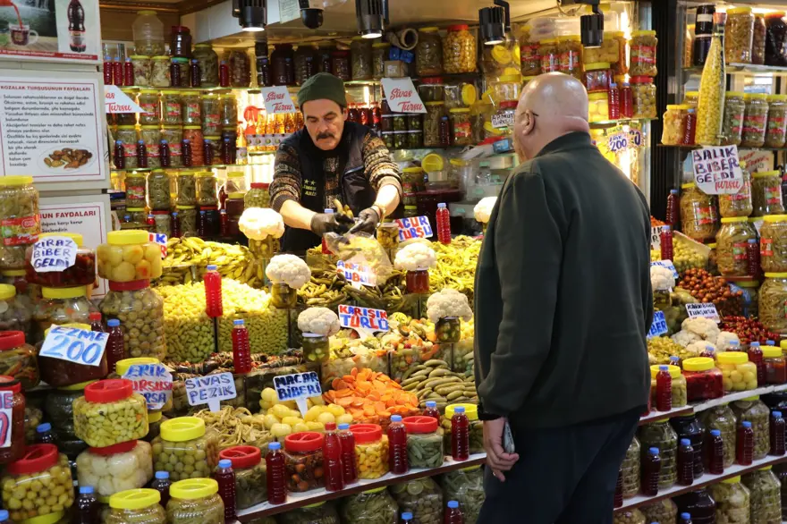Sofraların vazgeçilmezi: Tezgahları renklendirmeye başladı 5