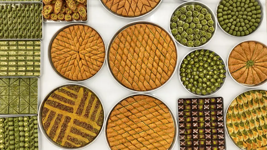 Tatlılardaki hileye dikkat: Baklavada ıspanak, bezelye ve yer fıstığı oyunu 2