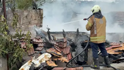 Üsküdar'da gecekondu yangını