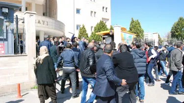 Şanlıurfa'da adliye önünde kavga: 3'ü polis 6 yaralı
