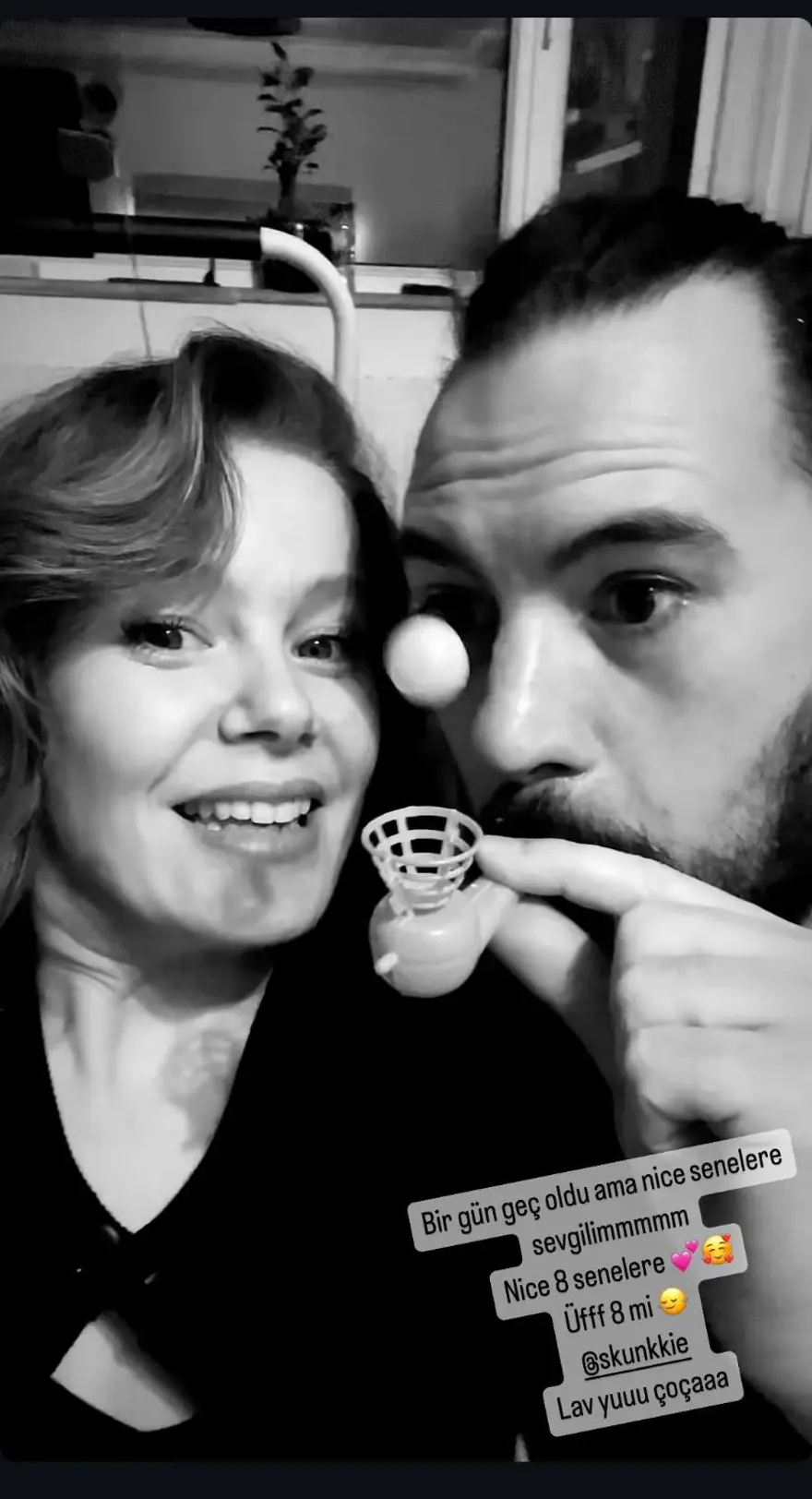 Burcu Biricik'ten eşi Emre Yetkin'e: Nice 8 senelere sevgilim 3