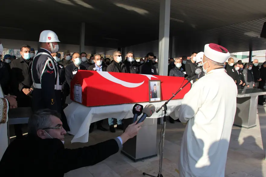 Gara şehidi Başçavuş Semih Özbey'e veda 3 Gara şehidi Başçavuş Semih Özbey'e veda 3