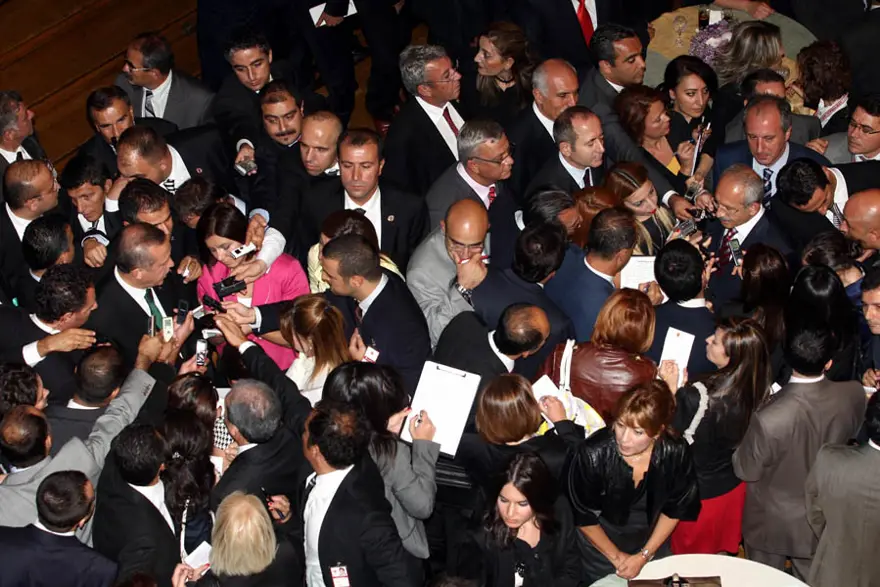 Siyasetçiler resepsiyonda buluştu 5