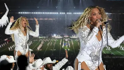 Beyonce NFL devre arası gösterisinde tarih yazdı!
