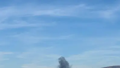 İzmir'de inşaat alanında yangın: Duman körfezin karşısından göründü