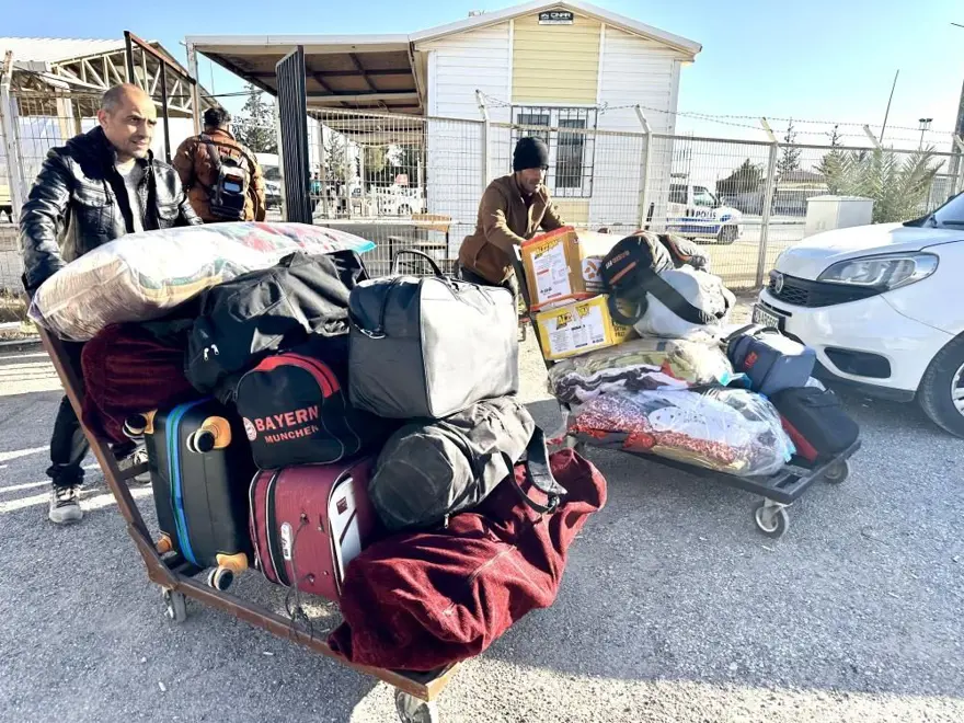 Sınır kapılarında dönüş yoğunluğu: 5 günde 7 bin 871 Suriyeli döndü 2