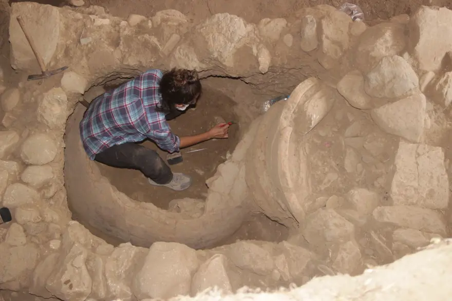 Antandros Antik Kenti'nde 2 bin 400 yıllık mezar gün yüzüne çıkıyor 5