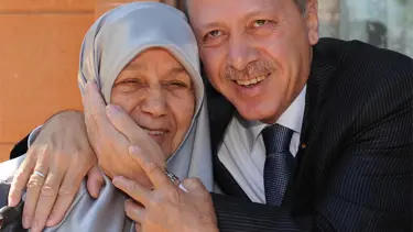 'Erdoğan'ın annesine yanlış tedavi' iddiası