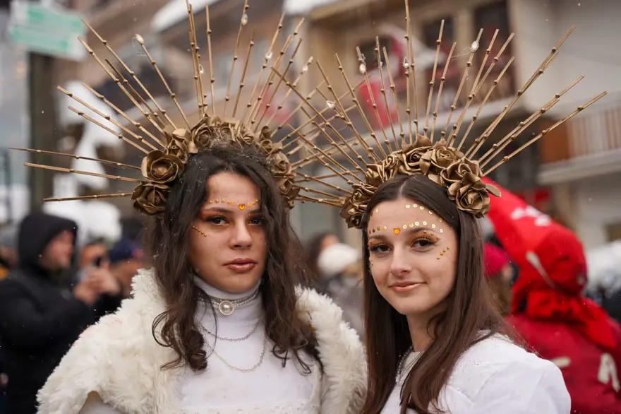 14 asırlık geleneğin görüntüleri damga vurdu: Maske ve kostümler; işte Vevçani Karnavalı 3