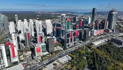 İstanbul’da 29 Ekim coşkusu: Gökdelenler bayraklarla süslendi