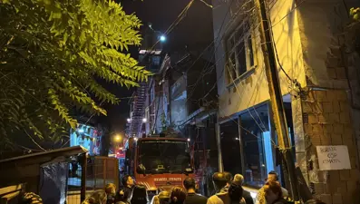 Şişli'de çatı katındaki yangın  panik yarattı