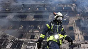 Kartalkaya'da facia "geliyorum" demiş: "Yangın tüpü yok, alarm var ama çalışmıyor" Kartalkaya'da facia "geliyorum" demiş: "Yangın tüpü yok, alarm var ama çalışmıyor"