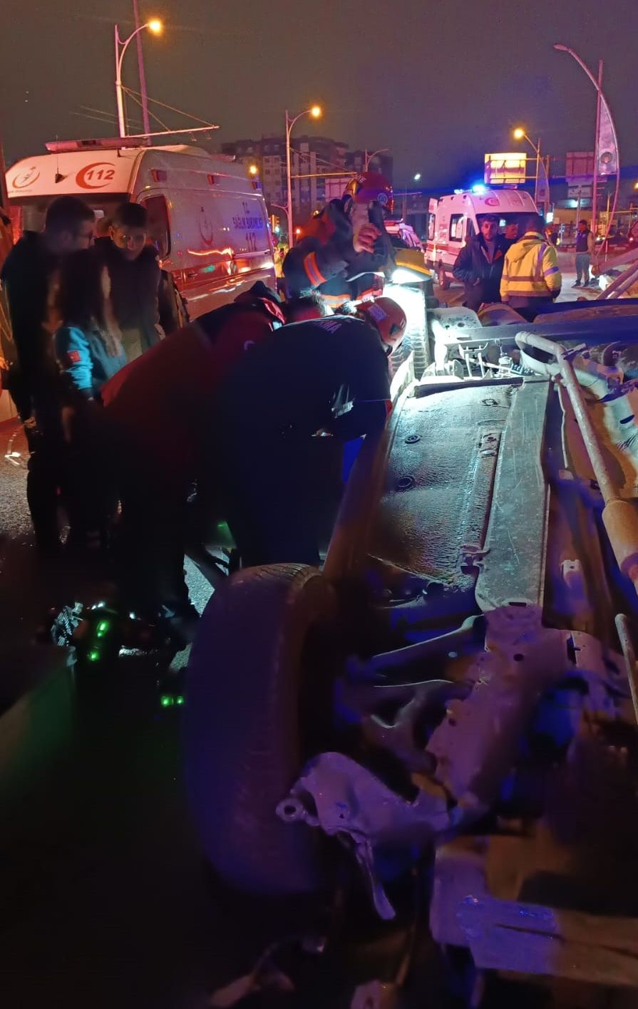 Malatya’da devrilen otomobilde bir ölü, bir yaralı