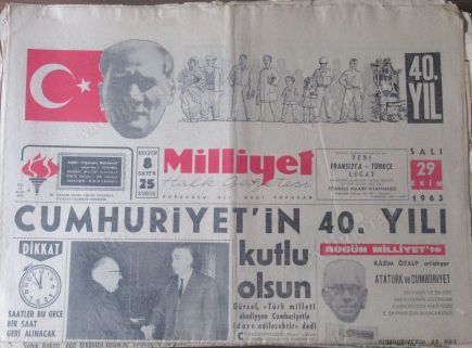 Manşetlerle Cumhuriyet Bayramı'nın 40 yılı