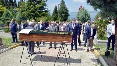 Yazar Oruç Aruoba son yolculuğuna uğurlandı