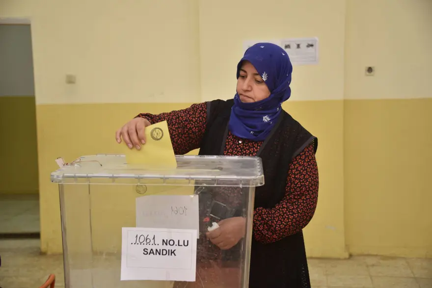 Deprem bölgesinde seçimin ikinci turu 13