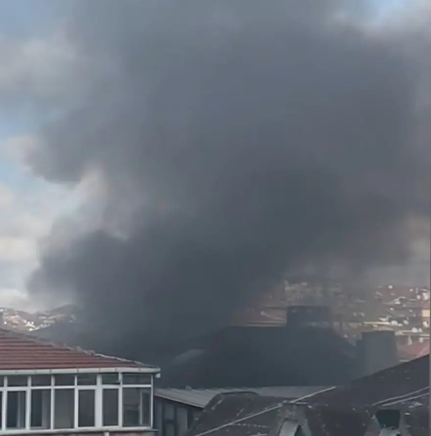 Yanan motosikletten alevler binaya sıçradı 4