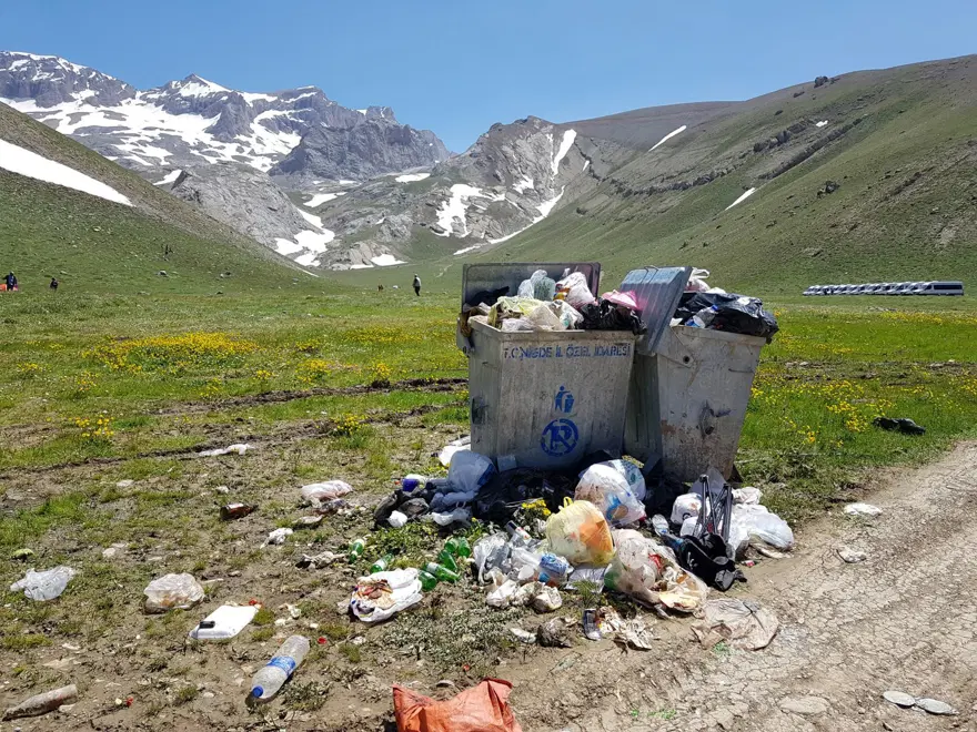Niğde'de doğa harikası Meydan Yaylası çöplüğe döndü 
