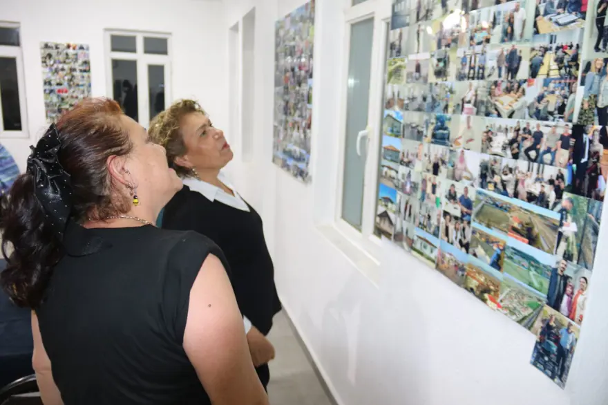 Köyün hafızasını gelecek nesillere taşıyorlar: Fotoğraflarla süslediler 