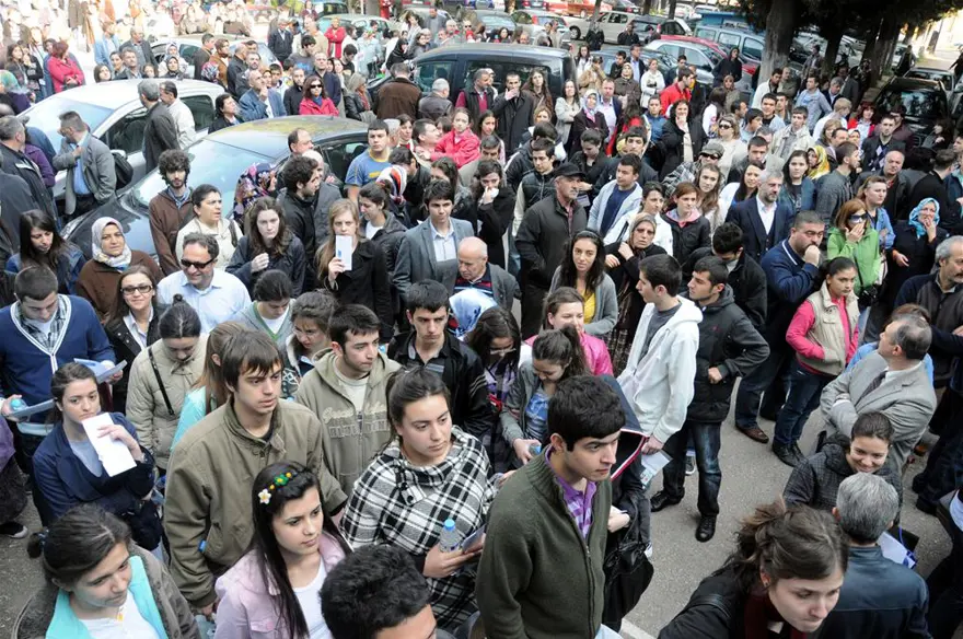 1.5 milyon aday ter döktü 8