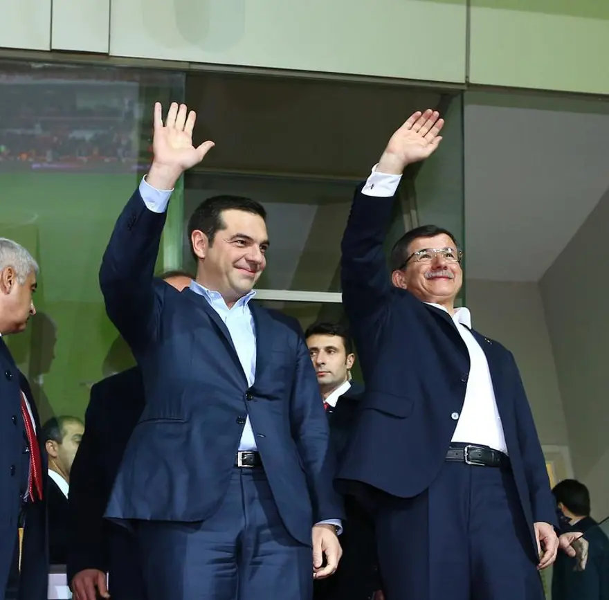 Davutoğlu ile Çipras maçı birlikte izledi 5