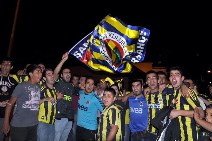 Her yer sarı lacivert 30