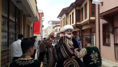 63. Uluslararası Akşehir Nasreddin Hoca Şenliği'nde bu yılın 'Nasreddin Hoca'sı sanatçı Behzat Uygur olacak