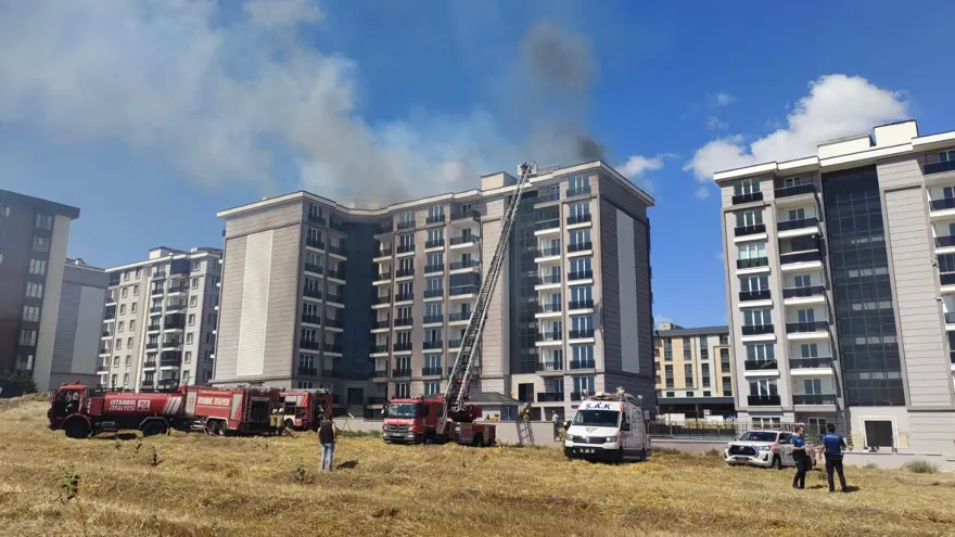 İstanbul'da 9 katlı binada yangın paniği 4