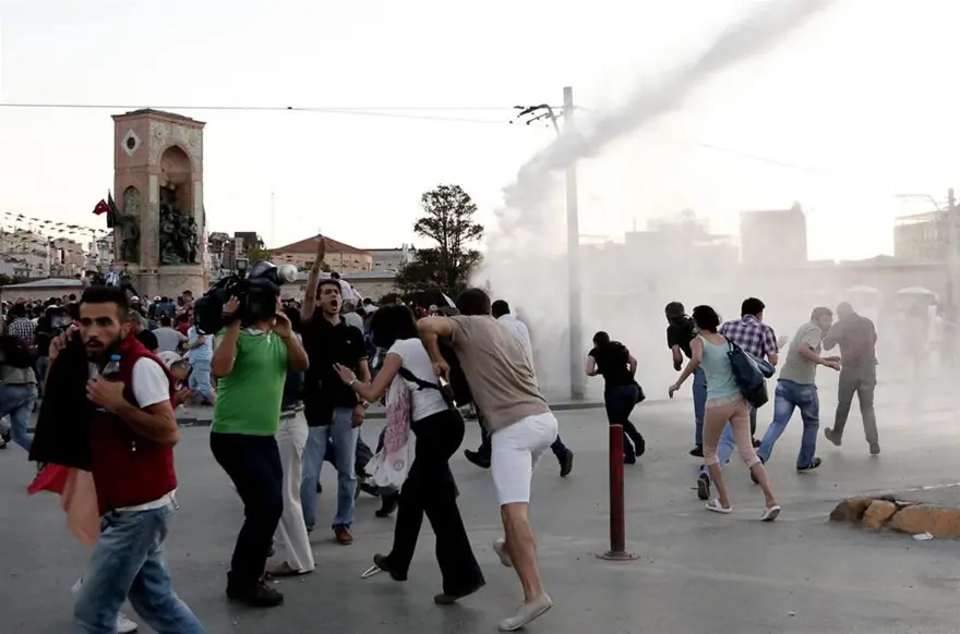 Taksim'de gerginlik 82