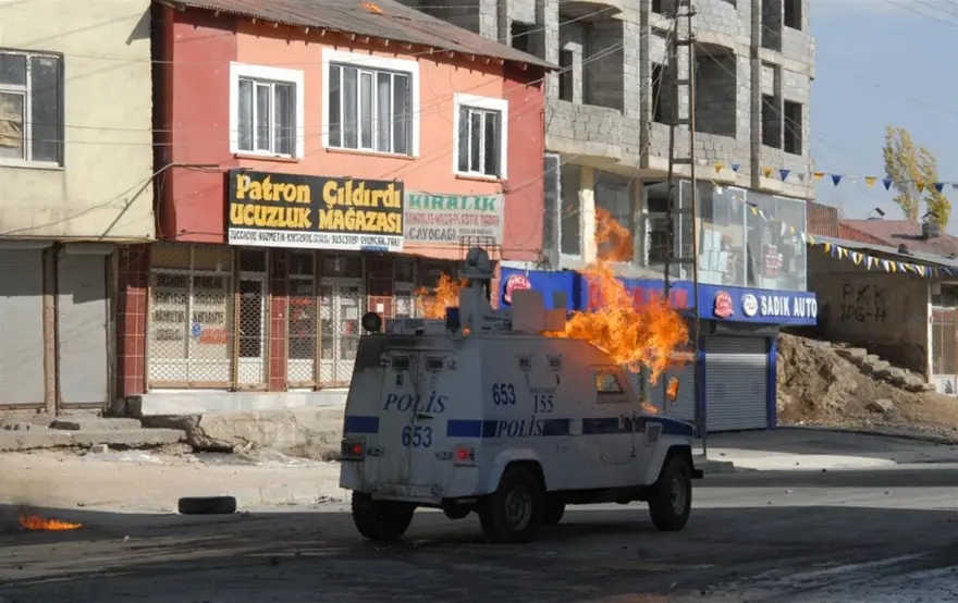 Nusaybin ve Yüksekova'da gerilim Nusaybin ve Yüksekova'da gerilim