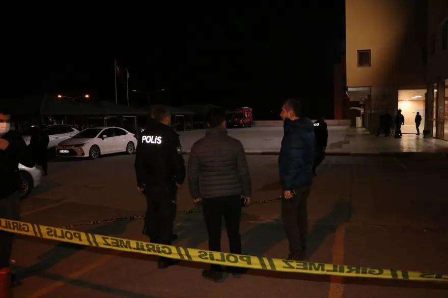 Hastane bahçesi savaş alanına döndü: 4 yaralı, 15 gözaltı 9