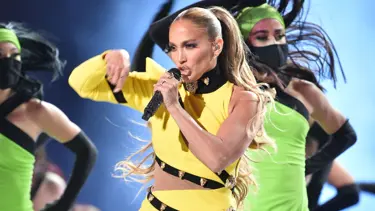 Jennifer Lopez müjdeli haberi verdi