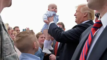 Bebeklere bin dolarlık "Trump hesabı" geliyor