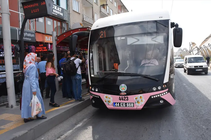 Malatya'da "pembe trambüs" uygulaması başladı 11