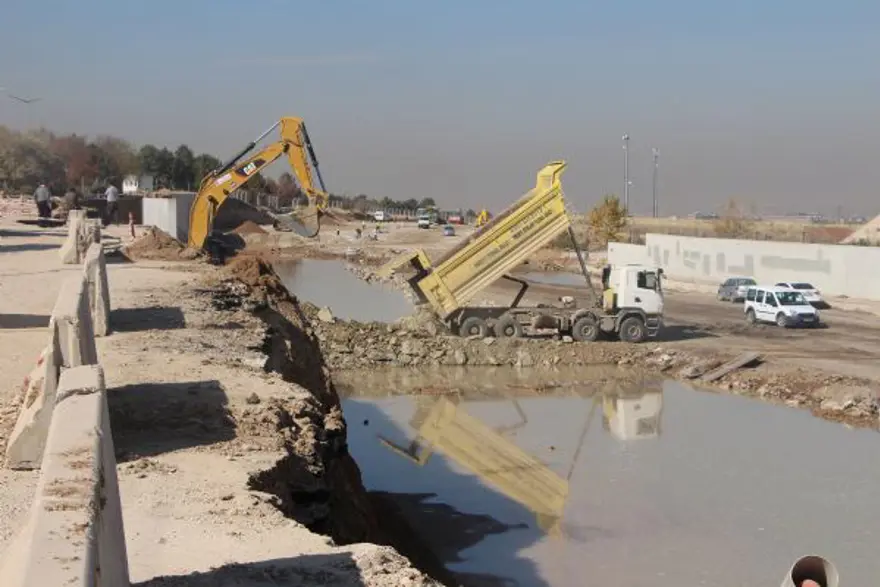 ODTÜ Yolu'nda göçük 10