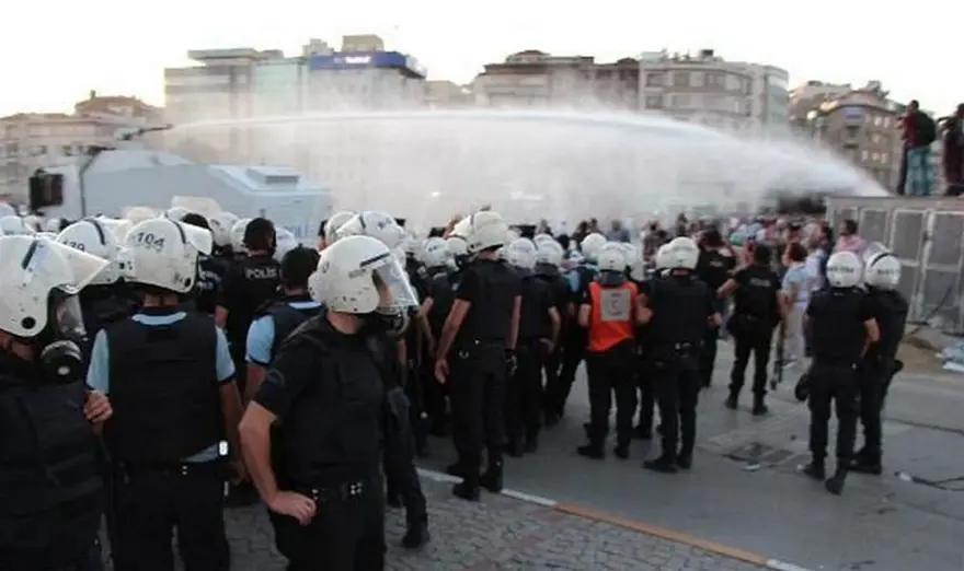 Taksim'de gerginlik 19