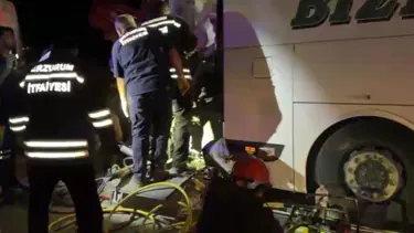 Yolcu otobüsü traktöre çarptı: 2 ölü, 18 yaralı