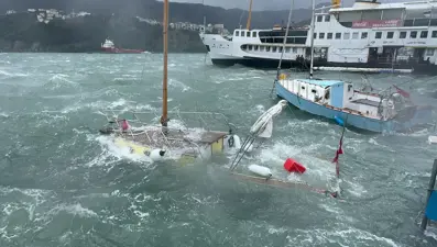 Bartın'da fırtına tekneleri batırdı