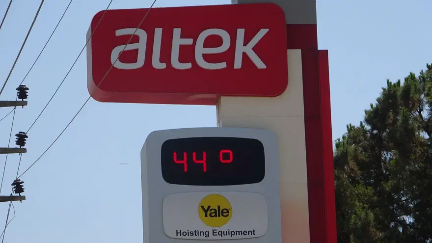 Adana'da belediyeden anons: Güneşe ateş etmeyin 
