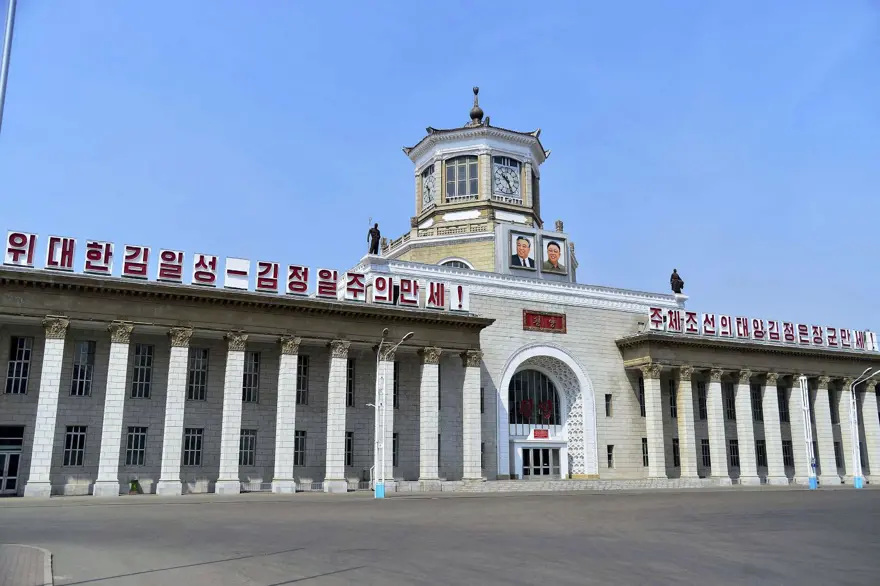 Kuzey Kore'de salgına karşı askeri afiş 8