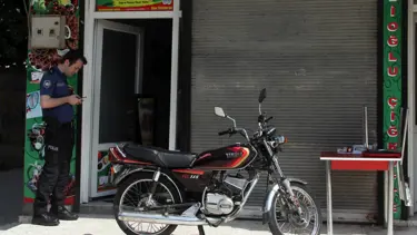 Erkek arkadaşının iş yerini yakmaya çalıştı