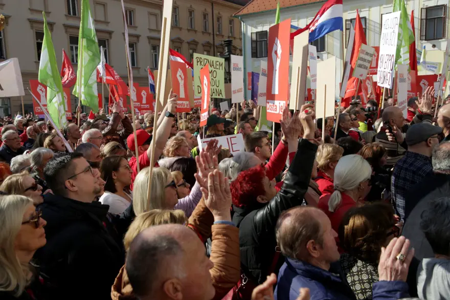 İKTİDARA YOLSUZLUK İDDİASI 1 İKTİDARA YOLSUZLUK İDDİASI 1
