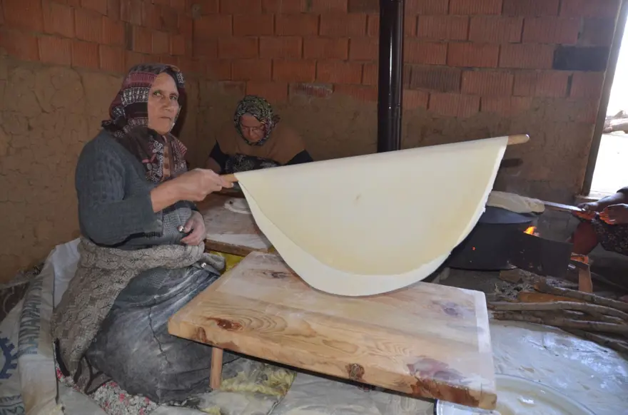 Bir kilo undan 500 tane çıkıyor! Antalyalıların vazgeçilmez lezzeti: Kış boyunca bayatlamıyor 5