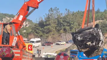 Denizli'de kaza yapan otomobil yandı: Sürücü hayatını kaybetti