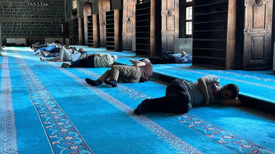 Güneydoğu Anadolu Bölgesi'nde aşırı sıcak 10 Güneydoğu Anadolu Bölgesi'nde aşırı sıcak 10