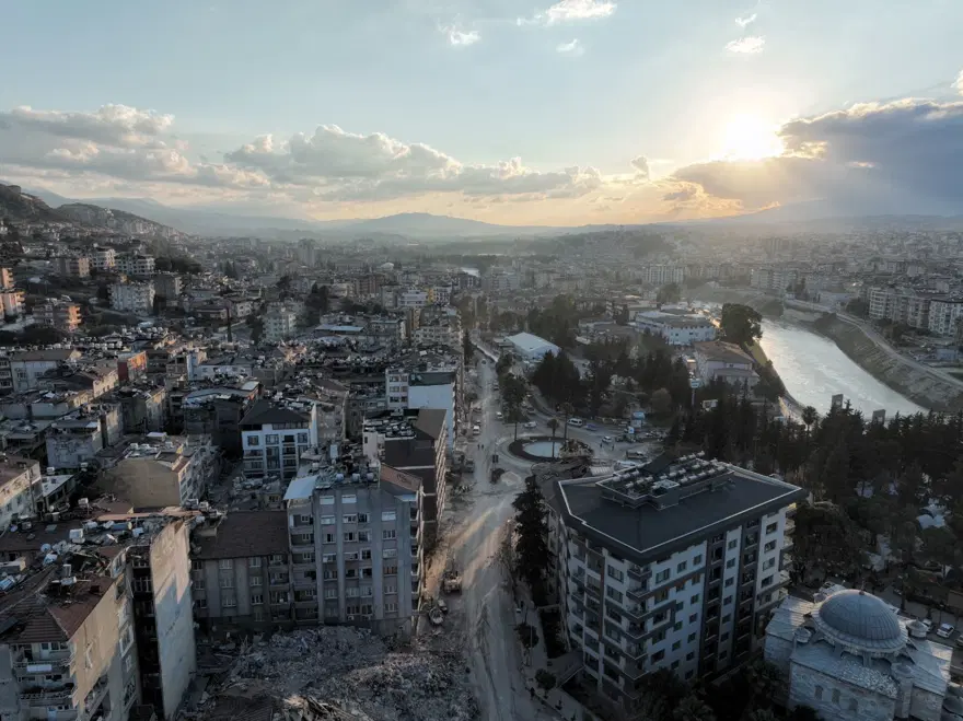 Hatay'da hasarlı evlerin içi görüntülendi 5