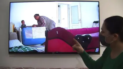 Bakıcı şiddetini bebek kamerası ortaya çıkardı